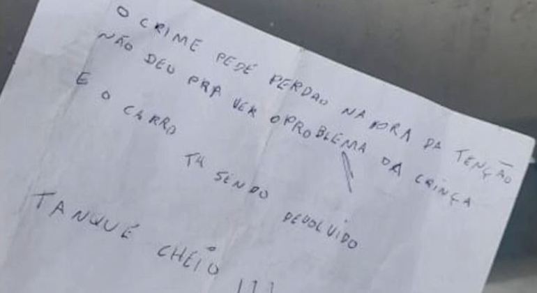 Bilhete com pedido de desculpas foi deixado no carro, que foi abandonado