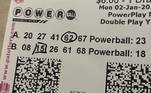 Outro alto prêmio lotérico também saiu na Powerball, em 2016: um montante de 1,586 bilhão de dólares (cerca de R$ 8,2 bilhões) 