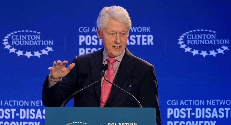 Bill Clinton se recupera bem de infecção em hospital