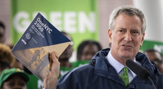 De Blasio foi o primeiro democrata em 20 anos a ganhar a Prefeitura de Nova York; ele está em seu 2o mandato e é considerado da ala progressista de seu partido