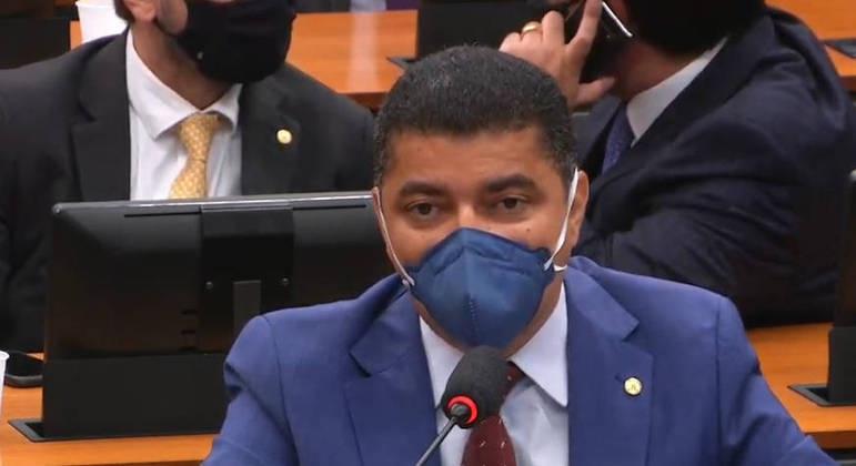 Deputado reclama de aglomeração em comissão do orçamento - Notícias - R7  Brasil