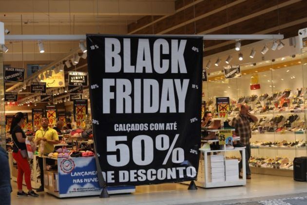 Comércio de São Paulo (SP), nesta terça-feira (8), já se prepara para a Black Friday de 2022