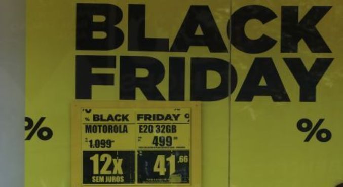 Consumidores insatisfeitos devem se informar para trocar compras da Black Friday