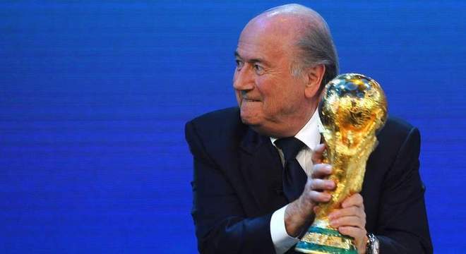 Blatter fez o que quis com o futebol mundial. Não tem mais poder algum