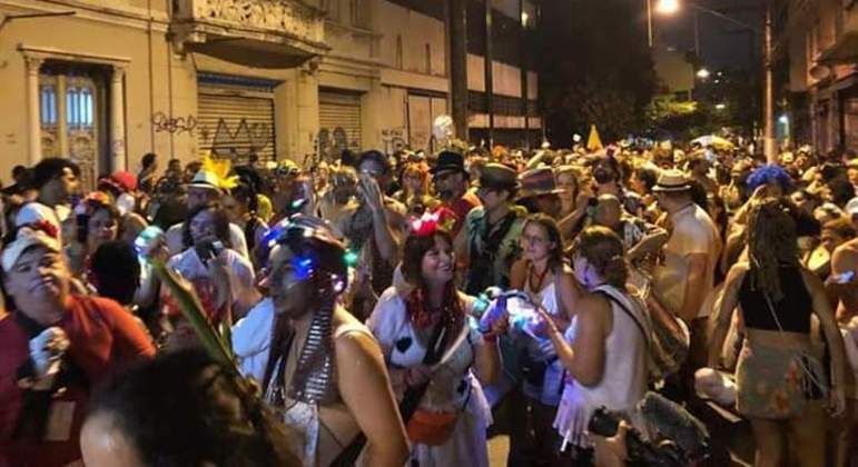 Com recorde de blocos, carnaval de rua de SP deve atrair 15