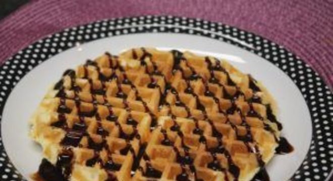 O Waffle com calda de chocolate é sensacional