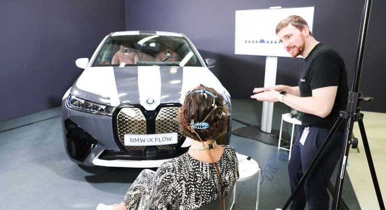 Carro pode ter as cores branco, preto e cinza