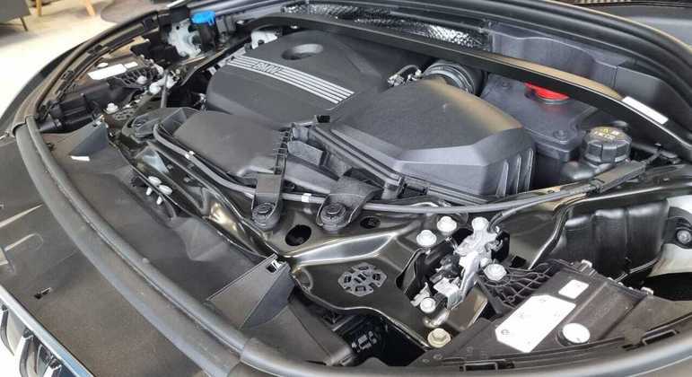 Configurações sDrive20i X-Line e também a M Sport trazem o motor 2.0 TwinPower Turbo, de quatro cilindros, com 204 cv 