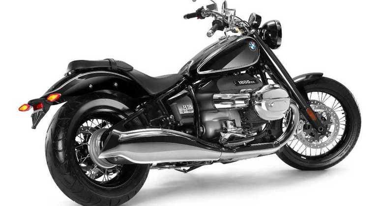 Motocicleta conta com três modos de pilotagem e vem equipada com ASC (Controle Automático de Estabilidade)