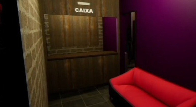 Espaço do caixa estava obstruído com um sofá, conforme mostra software de reconstrução