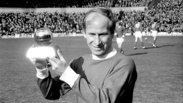 Bobby Charlyon (Inglaterra): 4 Copas do Mundo (1958, 1962, 1966 e 1970).