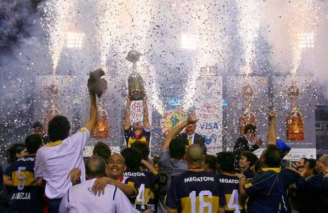 Boca Juniors - ARG (seis títulos): 1977, 1978, 2000, 2001, 2003 e 2007 (foto)