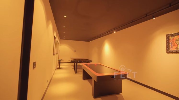 Um destaque, ainda, é a sala de jogos