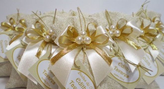 bodas de ouro - lembrancinhas com doces 