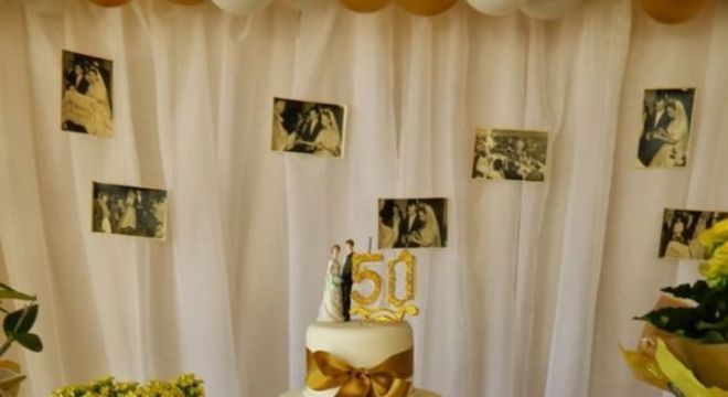 bodas de ouro - mesa de doces com tema de boda 