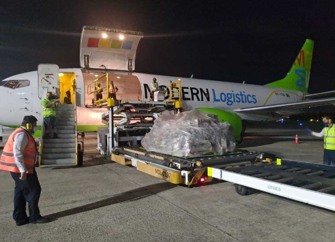 Avi o Cargueiro Leva Donativos s V timas De Enchentes No Sul Da Bahia 