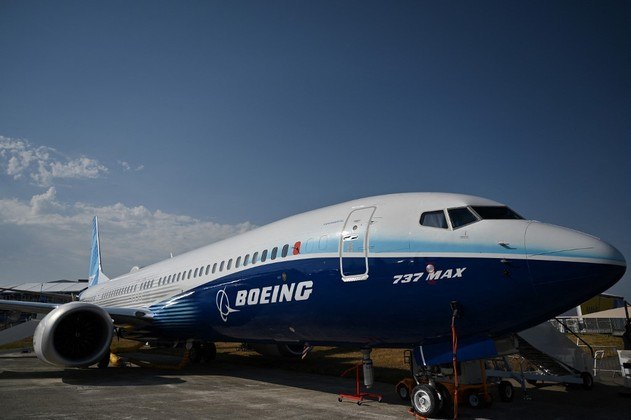 O polêmico 737 MAX da Boeing, personagem central de dois acidentes aéreos que colocaram em cheque a credibilidade do modelo, também foi exposto no festival. A empresa americana garantiu mais de 100 pedidos para o MAX, mas ainda enfrenta grandes desafios para certificar uma nova versão antes do prazo final do ano