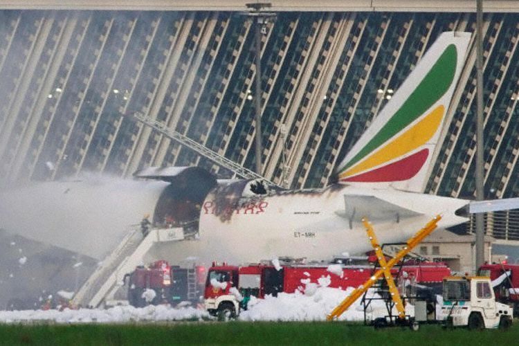 Boeing 777 da Ethiopian incendiado em Xangai: relatório final é divulgado