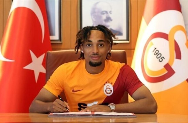 Boey tem 23 anos. Ele disputou 31 jogos e fez dois gols na atual temporada do futebol turco. - Foto: Divulgação/Galatasaray
