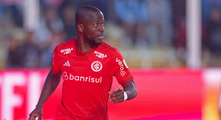 Valencia marcou um belo gol para inaugurar marcador do jogo
