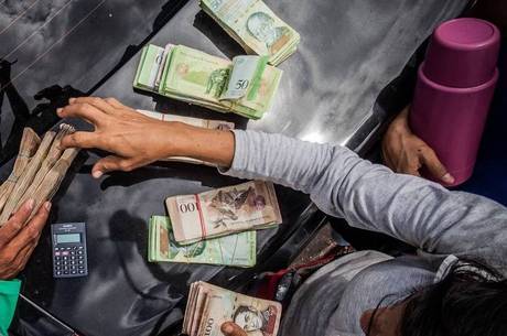Bolívar desvalorizou ainda mais com a pandemia