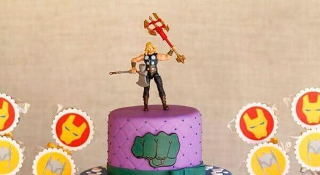 bolo 3 andares para festa dos vingadores