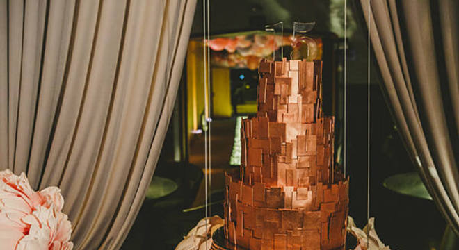 bolo de 15 anos dourado