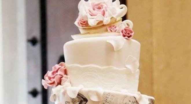 bolo de 15 anos no tema Alice no País das Maravilhas