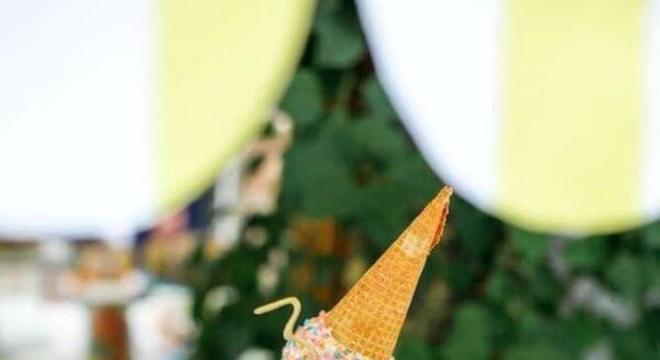 bolo de 15 anos simples