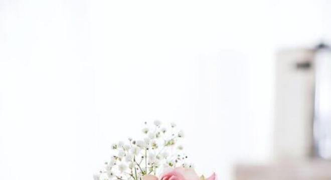 bolo de casamento com flores e chantilly 