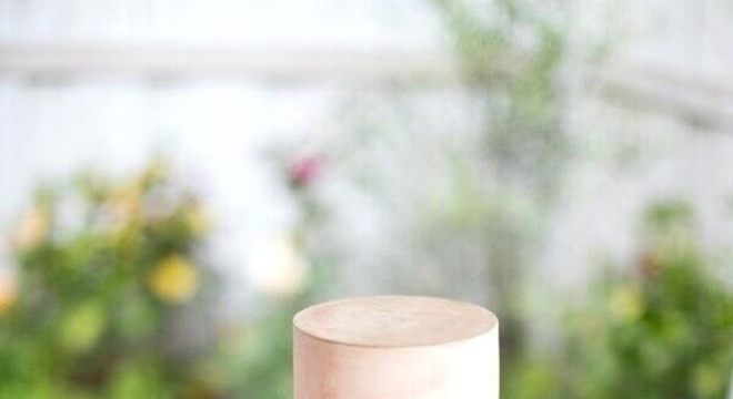 bolo de casamento moderno com acabamento em aquarela Foto WeMarry