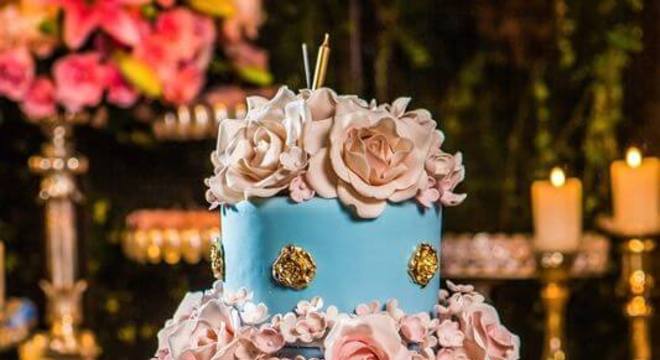 bolo de festa de 15 anos