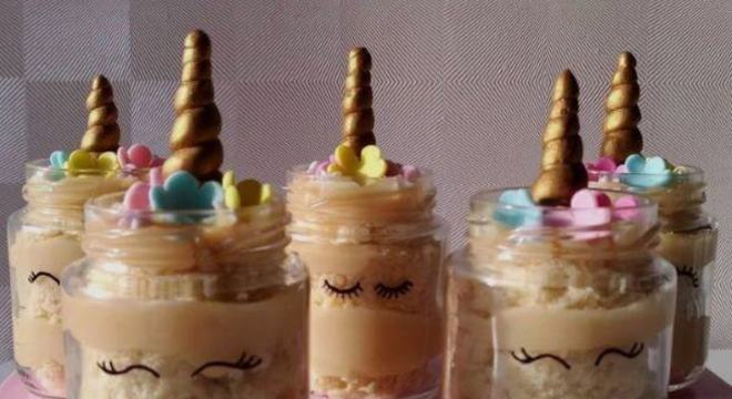 Bolo de festa de 15 anos no pote