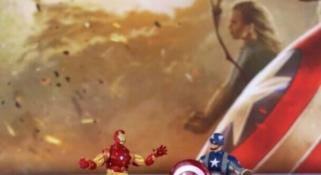 bolo decorado para festa dos vingadores simples