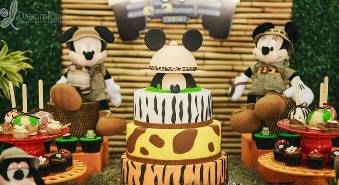 bolo para festa do mickey safari 