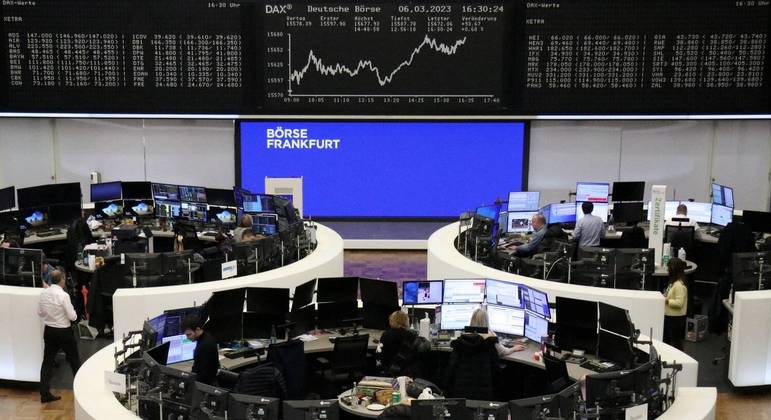 Bolsa de Frankfurt fechou esta quarta-feira (15) com queda de 3,27%