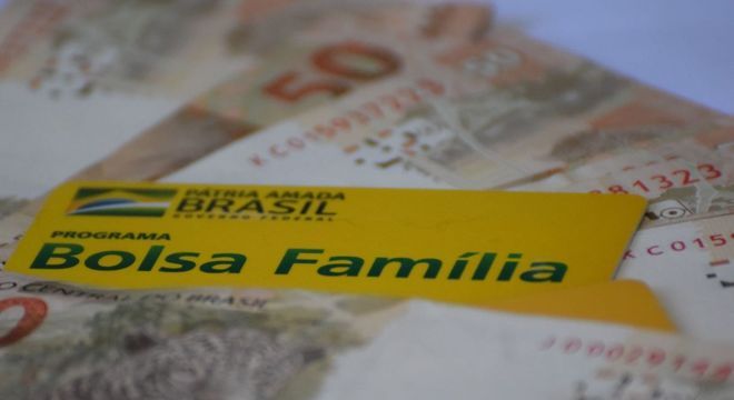 Grupo do Bolsa Família é o primeiro a receber as novas parcelas de R$ 300