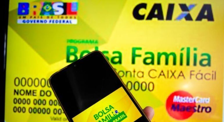 O programa Bolsa Família foi recriado pelo presidente Lula para substituir o Auxílio Brasil
