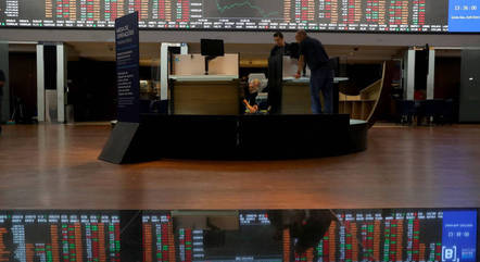 Lucro das empresas da B3 mais do triplica em 2021