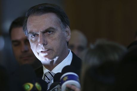 Resultado de imagem para Bolsonaro anuncia que vai acabar com Ministério do Trabalho