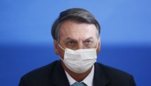 Bolsonaro diz agora que decisão sobre máscaras é de governador