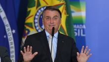 André Mendonça dá 15 dias a Lula para se manifestar a respeito de declarações sobre Bolsonaro