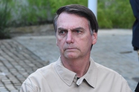 Bolsonaro crítica jornal Folha de S. Paulo