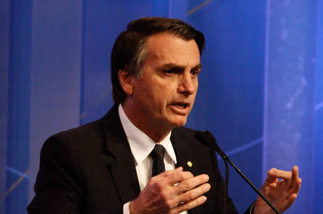 Bolsonaro propõe mudanças na base curricular
