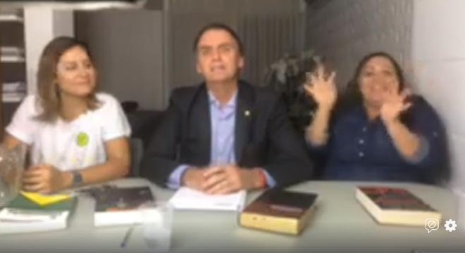 Assim como na campanha, Bolsonaro se dirigiu a seus eleitores por transmissão online