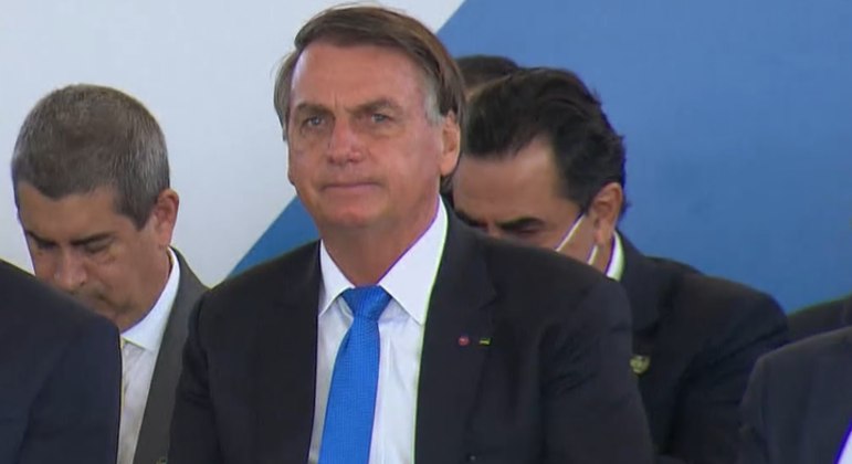 Apesar de não ser formalmente investigado, relatório vai citar Bolsonaro 