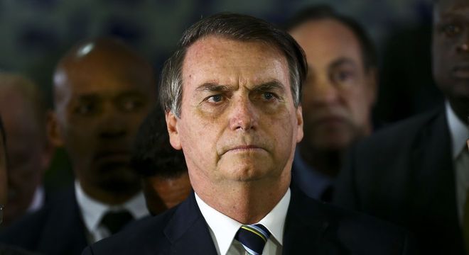 Bolsonaro quer fim da multa a quem transportar criança sem cadeirinha