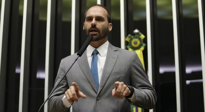 Eduardo Bolsonaro sugeriu 'novo AI-5' para conter manifestações como as do Chile