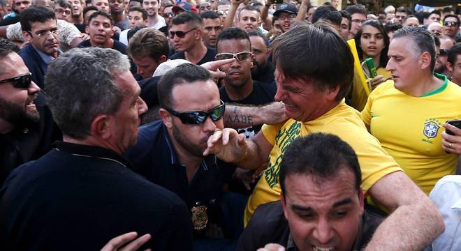 Bolsonaro levou uma facada durante campanha em Juiz de Fora (MG)