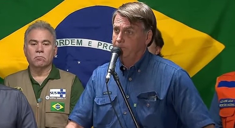 Presidente durante uma entrevista no Recife sobre ações para vítimas das chuvas em PE
